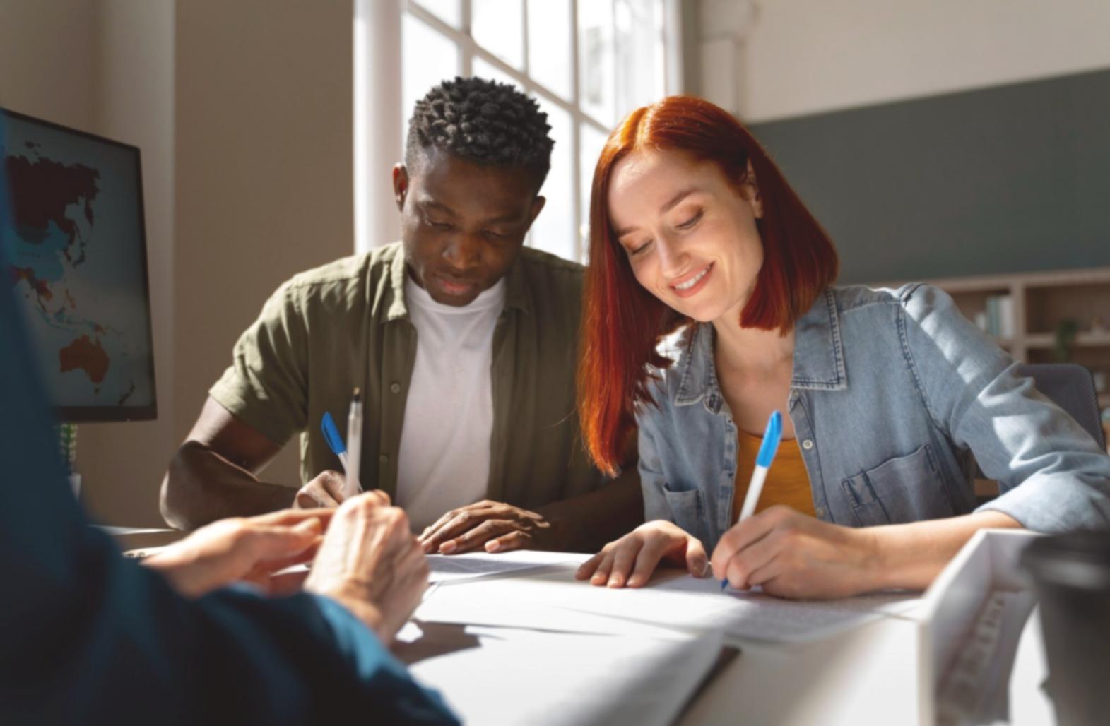 Trading analysis setup with multiple chart indicators