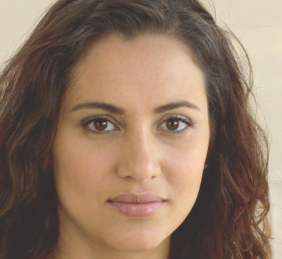 Trading mentor reviewing student analysis